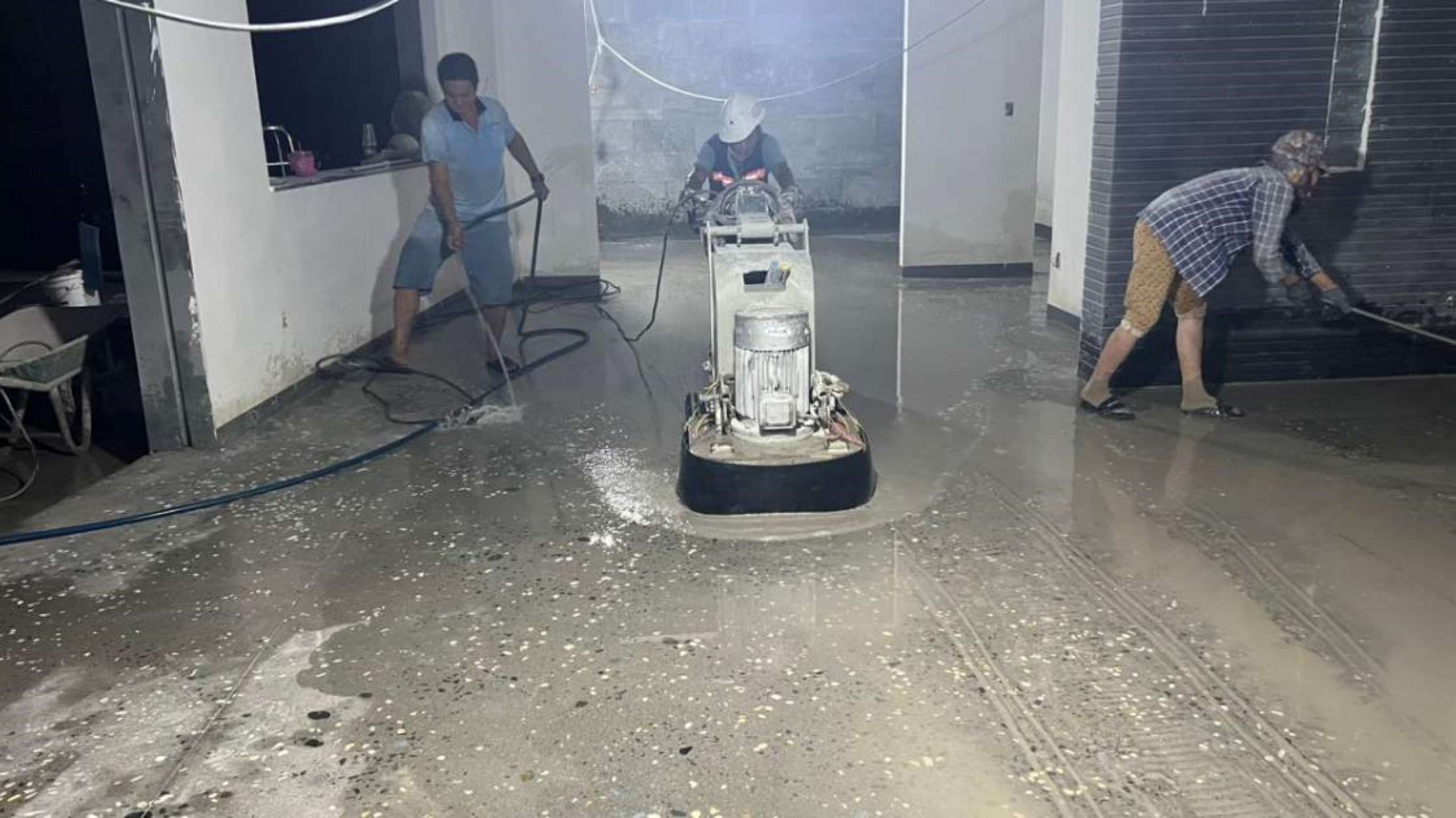 Đánh bóng sàn bê tông nhà xưởng