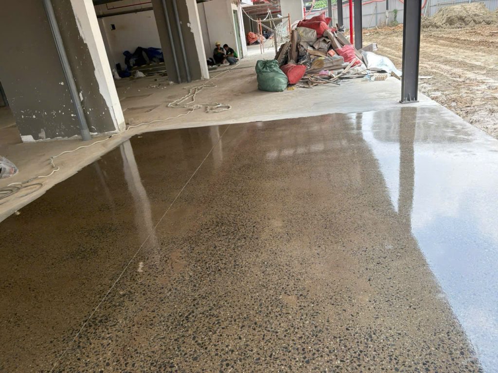 Lợi ích khi sử dụng sàn bê tông lộ đá